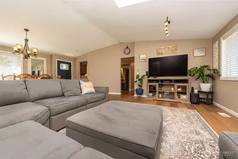 Living - 160 Lorraine Dr, Sequim, WA 98382 photo 2 of 3
