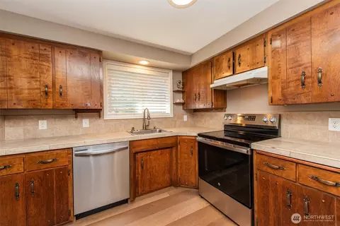 Kitchen - 160 Lorraine Dr, Sequim, WA 98382 photo 1 of 4