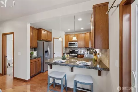 Kitchen - 19530 25th Dr SE, Bothell, WA 98012 photo 2 of 2