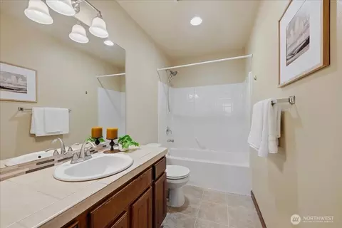Bath - 19530 25th Dr SE, Bothell, WA 98012 photo 5 of 5