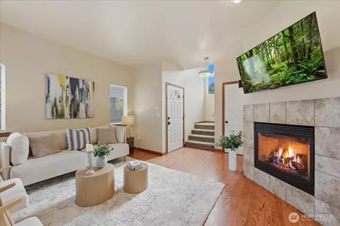 Living - 19530 25th Dr SE, Bothell, WA 98012 photo 2 of 2
