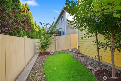 Exterior - 19530 25th Dr SE, Bothell, WA 98012 photo 6 of 6