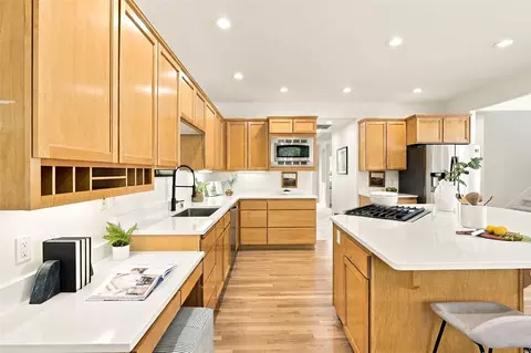 Kitchen - 2328 198th St SE, Bothell, WA 98012 photo 4 of 5