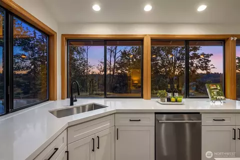Kitchen - 16612 14th Ave SE, Mill Creek, WA 98012 photo 4 of 4