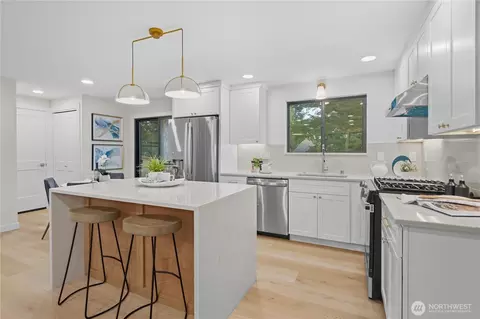 Kitchen - 633 221st St SW, Bothell, WA 98021 photo 3 of 7
