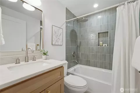 Bath - 633 221st St SW, Bothell, WA 98021 photo 3 of 3
