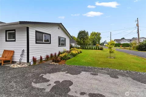 Exterior - 308 Baker St, Everson, WA 98247 photo 8 of 21