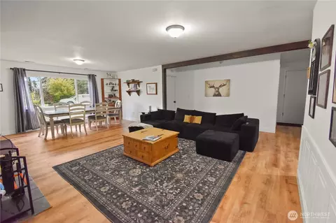 Living - 308 Baker St, Everson, WA 98247 photo 1 of 2