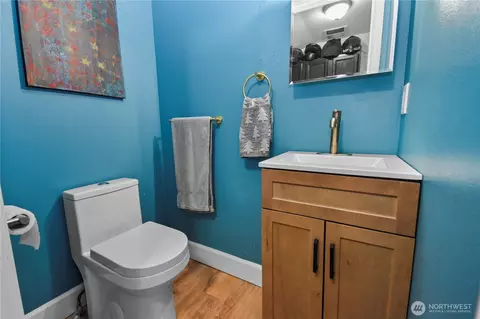 Bath - 308 Baker St, Everson, WA 98247 photo 1 of 2