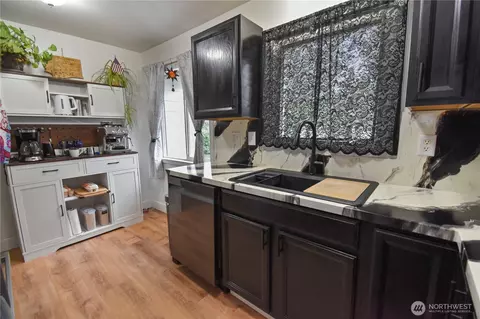 Kitchen - 308 Baker St, Everson, WA 98247 photo 1 of 5