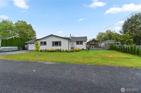 Exterior - 308 Baker St, Everson, WA 98247 photo 4 of 21