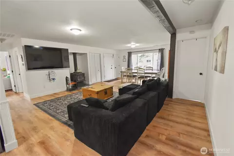 Living - 308 Baker St, Everson, WA 98247 photo 2 of 2