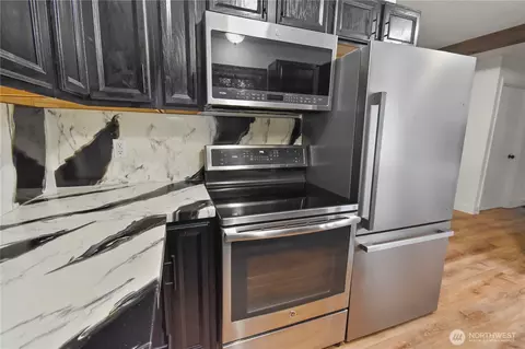 Kitchen - 308 Baker St, Everson, WA 98247 photo 2 of 5