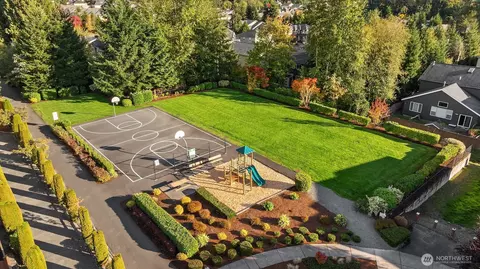 View/Area - 21331 37th Ave SE, Bothell, WA 98021 photo 4 of 5