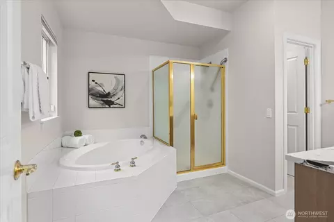 Bath - 17405 33rd Dr SE, Bothell, WA 98012 photo 1 of 3