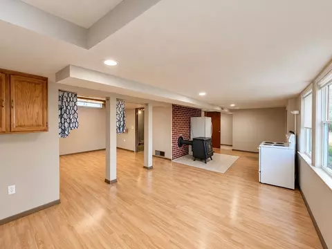 Living - 208 E Hillside Dr, Warden, WA 98857 photo 5 of 5