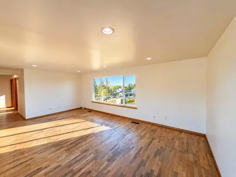 Living - 208 E Hillside Dr, Warden, WA 98857 photo 3 of 5