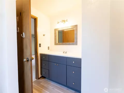 Bath - 156 Hilltop Dr #A, Sequim, WA 98382 photo 4 of 5