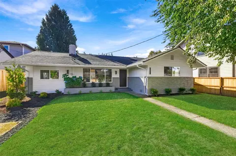 325 SE Andrews St, Issaquah, WA 98027