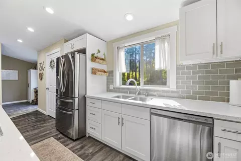 Kitchen - 1914 284th St E, Roy, WA 98580 photo 4 of 5