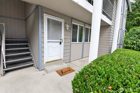 8323 Cirque Dr W #2, University Place, WA 98467