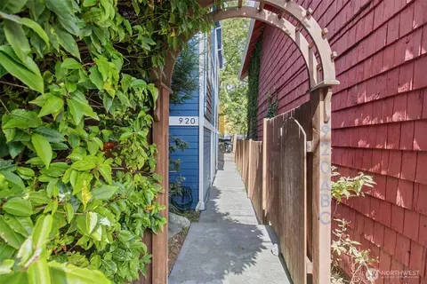 920 SW Holden St #B, Seattle, WA 98106