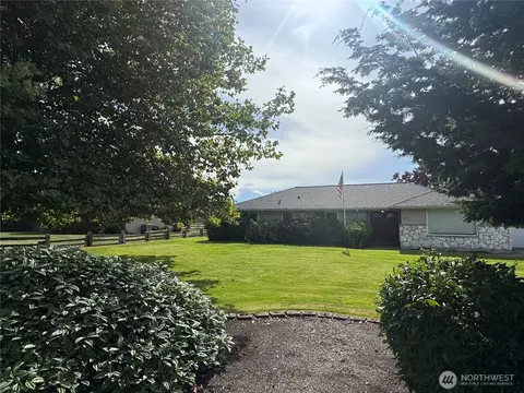 24703 SE 448th St, Enumclaw, WA 98022