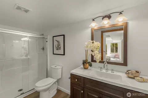 Bath - 17028 4th Ave SE, Bothell, WA 98012 photo 5 of 5