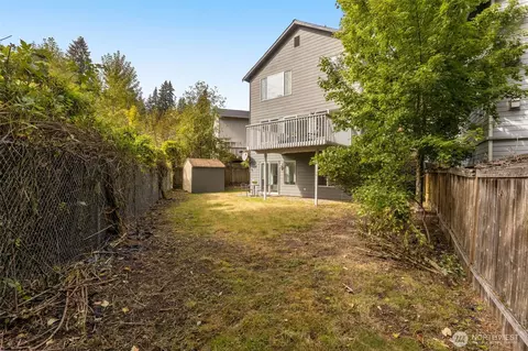 Exterior - 17028 4th Ave SE, Bothell, WA 98012 photo 6 of 7