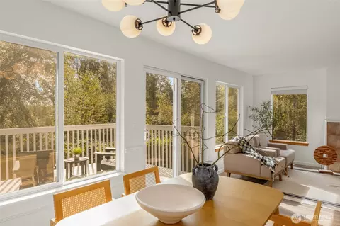 Dining - 17028 4th Ave SE, Bothell, WA 98012 photo 3 of 4