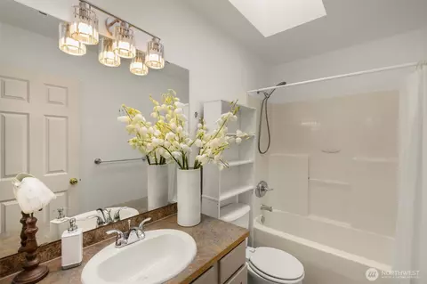 Bath - 17028 4th Ave SE, Bothell, WA 98012 photo 4 of 5