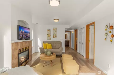Living - 17028 4th Ave SE, Bothell, WA 98012 photo 5 of 5