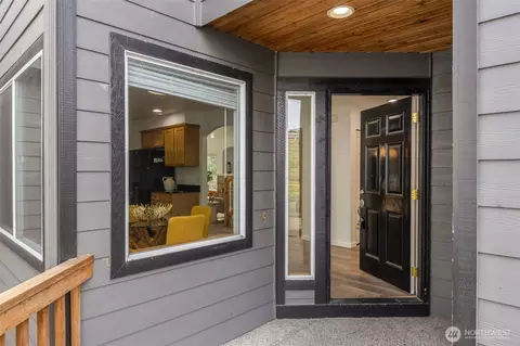 Entry Way - 17028 4th Ave SE, Bothell, WA 98012 photo 1 of 4