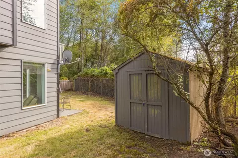 Exterior - 17028 4th Ave SE, Bothell, WA 98012 photo 5 of 7