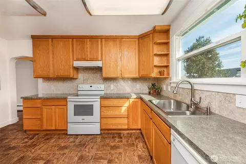 Kitchen - 230 N Third Ave, Sequim, WA 98382 photo 4 of 4