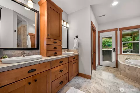 Bath - 2259 Regency Pl, Everson, WA 98247 photo 2 of 3