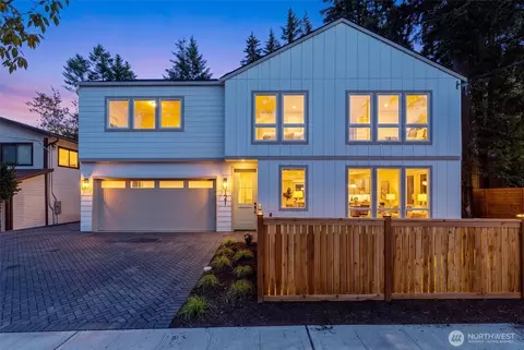 121 N 136th St, Seattle, WA 98133