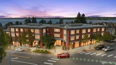 631 Market St #401, Kirkland, WA 98033