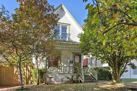 3633 Whitman Ave N, Seattle, WA 98103