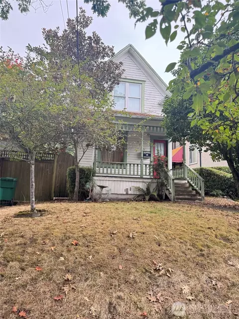 3633 Whitman Ave N, Seattle, WA 98103