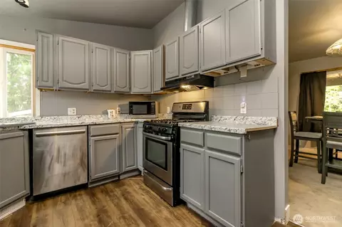 Kitchen - 19510 215th St E, Orting, WA 98360 photo 2 of 3