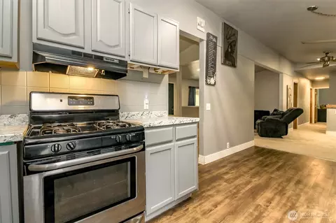 Kitchen - 19510 215th St E, Orting, WA 98360 photo 1 of 3