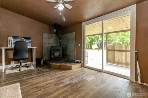 Living - 19510 215th St E, Orting, WA 98360 photo 3 of 5