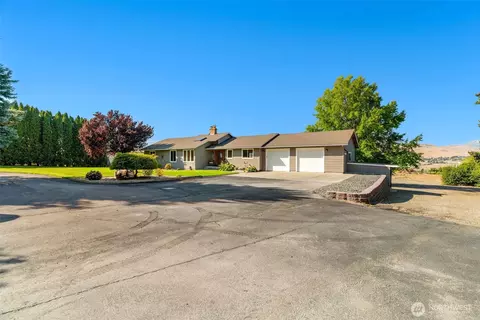 3820 NW Cascade Ave, East Wenatchee, WA 98802