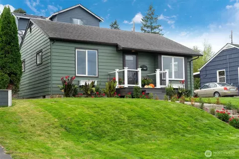 Exterior - 1624 Pine St, Everett, WA 98201 photo 2 of 4
