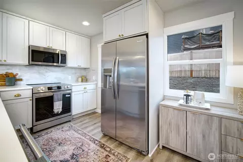 Kitchen - 1624 Pine St, Everett, WA 98201 photo 2 of 5