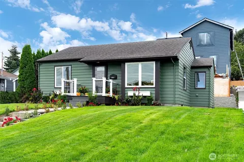 Exterior - 1624 Pine St, Everett, WA 98201 photo 3 of 4