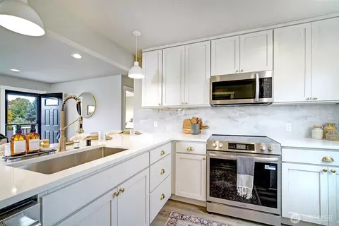 Kitchen - 1624 Pine St, Everett, WA 98201 photo 3 of 5