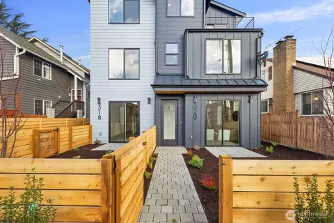 520 N 102nd St, Seattle, WA 98133