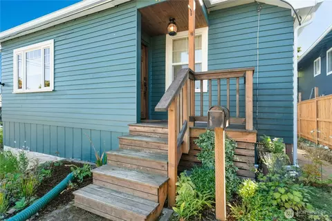 Exterior - 733 N 97th St, Seattle, WA 98103 photo 5 of 12